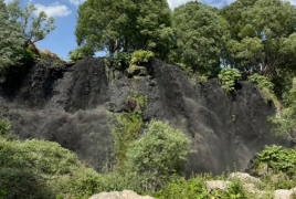 Министр: Армянский водопад Шаки «почернел» из-за очистительных работ