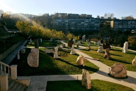 Азербайджанцы убрали скульптуры из Парка Музея изобразительного искусства Шуши