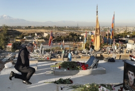 Armenian PM, President pay tribute to memory of fallen soldiers