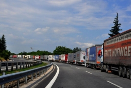 Турция закрыла въезд для иранских грузовиков