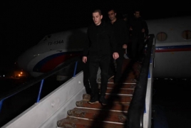 5 армянских пленных вернулись из Баку: Их встретил посол РФ