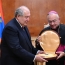 Президент Армении награжден высшим орденом Святого Престола