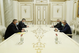 Pashinyan meets Russia's Deputy PM ahead of Sochi summit