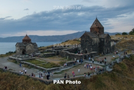 Russians' trips to Armenia triple in Q1, data shows