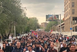 Ոստիկանները բացել են Դեմիրճյանի փողոցը․ Ցուցարարները շարունակել են քայլերթը