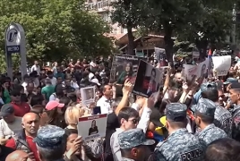 Opposition marches to presidential residence in Yerevan