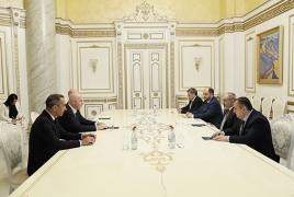 Pashinyan hosts Infantino in Yerevan