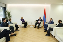 Pashinyan raises Karabakh conflict at meeting with U.S. diplomat