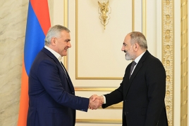 Pashinyan talks investment programs with Tashir president