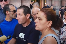 Ֆիրդուսի բնակիչները կառավարության մոտ ակցիայում «նորմալ փոխհատուցում» են պահանջել