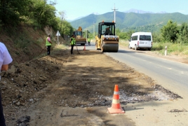 Министр территориального управления Армении ознакомился с ходом ремонтных работ на участке дороги Татев-Агвани в Сюнике