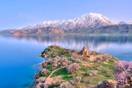 Droughts in Turkey threaten to wipe Lake Van off the face of the Earth