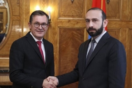 Armenia, France discuss regional issues, Karabakh settlement