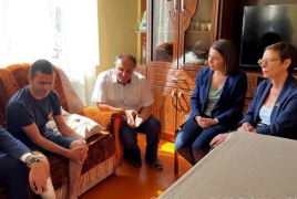 Ֆրանսիայի դեսպանն ու ՄԻՊ-ը Սյունիքում այցելել են ադրբեջանական ագրեսիայից տուժած ընտանիքներին