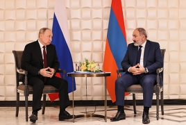 Pashinyan, Putin talk Karabakh crisis over the phone