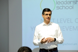 Ucom Director General Ralph Yirikian delivered lecture at Leadership School