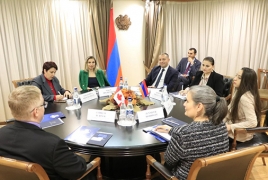 Министр экономики Армении обсудил с послом Канады перспективы двустороннего сотрудничества