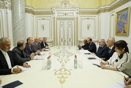 Пашинян и глава МИД Ирана обсудили вопросы мирного договора между Ереваном и Баку и разблокировку коммуникаций в регионе