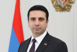Делегация спикера парламента Армении отправилась в Литву с официальным визитом
