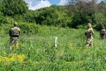 В селе Киранц установлены три столба