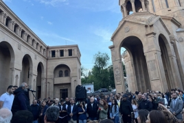 Protest leader vows to achieve departure of Armenian authorities