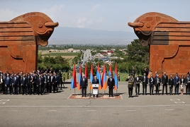 Փաշինյանն այցելել է Սարդարապատի հուշահամալիր