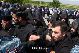 Police try to impede Armenian Church head’s access to war memorial