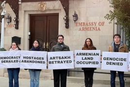 Armenian-American youth protest Pashinyan's visit