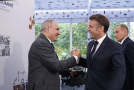 Macron, Pashinyan discuss peace and EU ties in Tirana