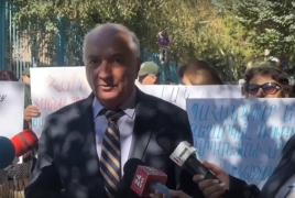 Բողոքի ակցիա՝ ՄԱԿ-ի գրասենյակի մոտ. Պահանջում են վերադարձնել Վարդանյանին և մյուս գերիներին