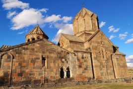 Տեր Արամը որոշել է կիրակի օրը պատարագ մատուցել Հովհաննավանքում