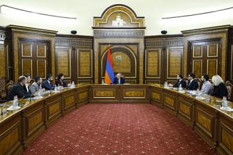 Pashinyan, Gituzh reps discuss steps to boost science