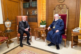 Aram I discusses situation in Armenia with protestant leader