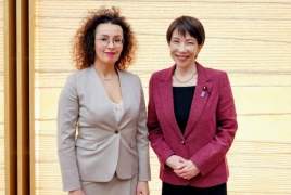 Ճապոնիայի վարչապետն ընդունել է կին դեսպաններին, այդ թվում՝ ՀՀ-ի