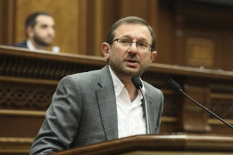 Manukyan accuses Pashinyan of using security forces against clergy