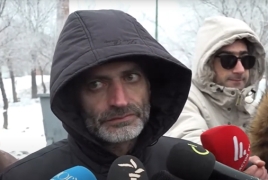 Զոհվածի հայր․ Ծնողները Եռաբլուրում էին՝ թույլ չտալու Փաշինյանին մոտենալ իրենց որդիների շիրիմներին