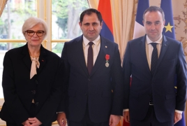 Մակրոնի հրամանագրով Պապիկյանին է շնորհվել «Պատվո լեգեոն» շքանշան