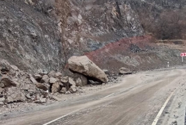 Տաթևի ճանապարհներին առաջացած քարաթափումները հեռացվել են