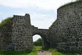 Վերականգնվում են Լոռի բերդի պարիսպները