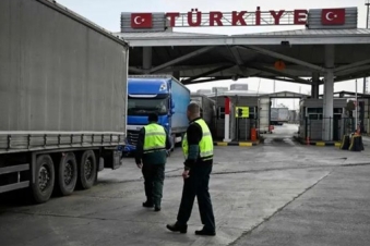 Turkey weighs reopening border with Armenia: report