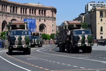 Army chief comments on parade equipment