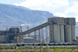 Araratcement resumes production