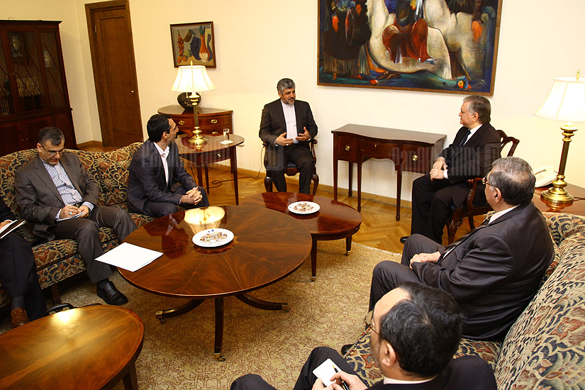 Эдвард Налбандян встретился со спецпосланником президента Ирана Мохаммедрезой Рауфом Шейбани
