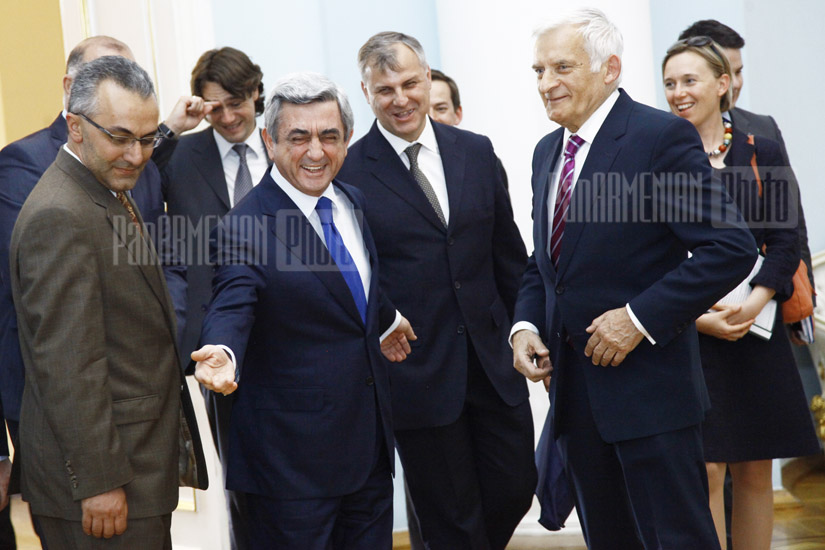 President receives Jerzy Buzek