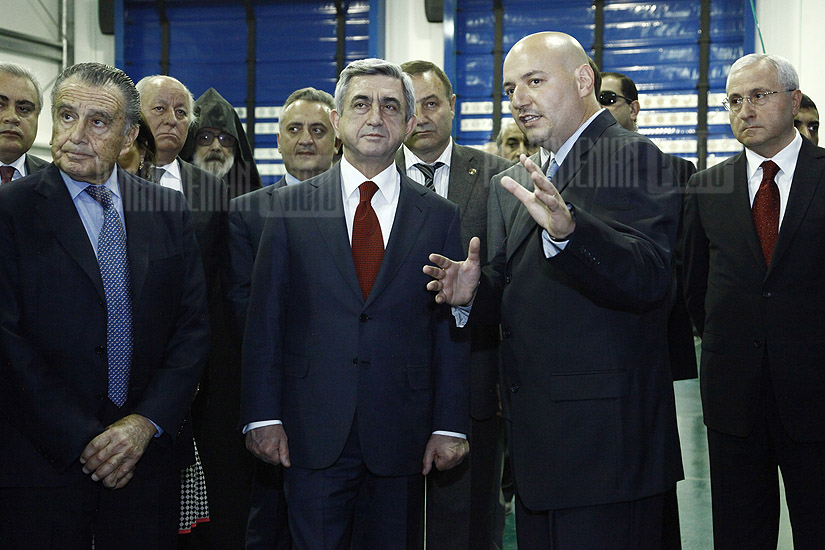Serzh Sargsyan visits new cold storage complex at Zvartnots airport