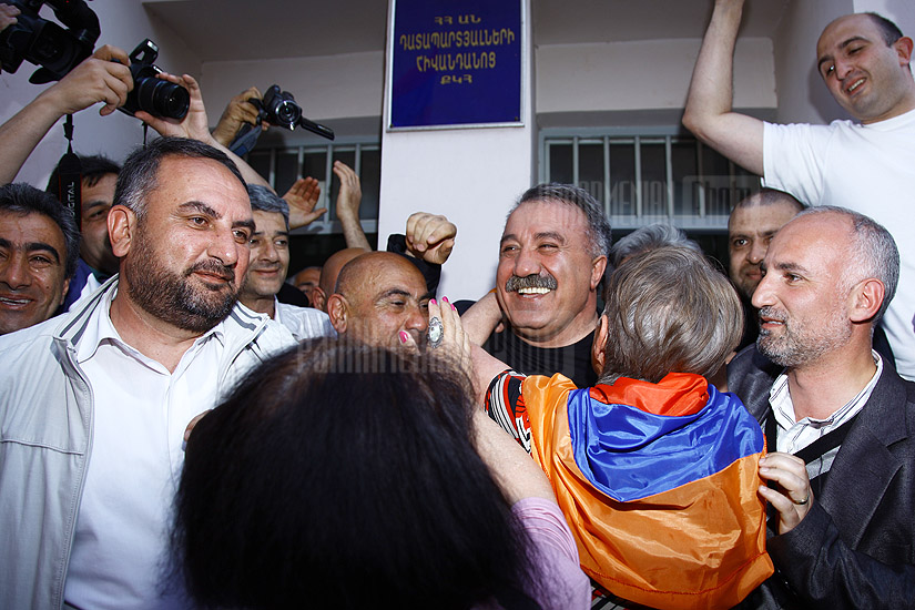 Экс-депутат Сасун Микаелян  освобожден из госпиталя для осужденных 