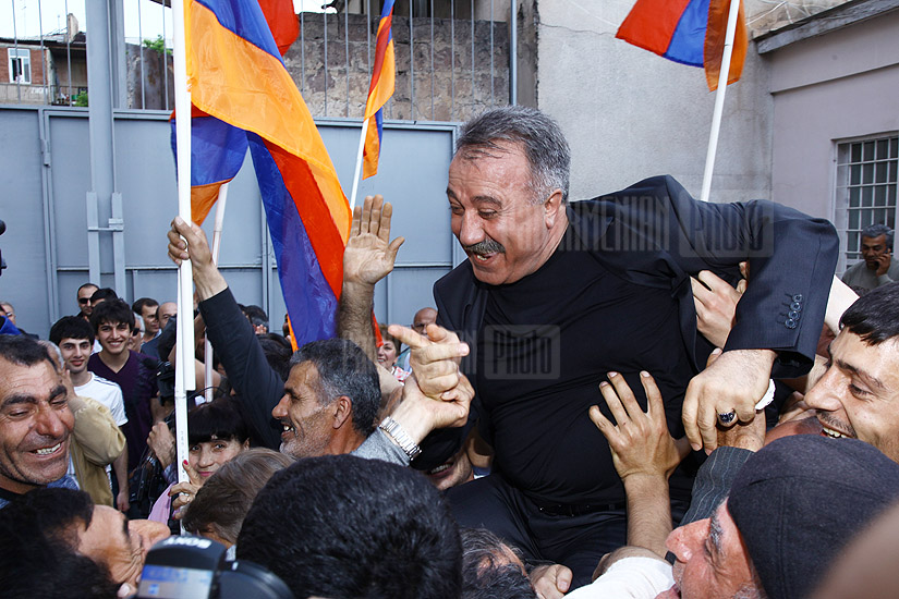Former parliament member Sasun Mikaelyan is released from Hospital for Detainees 