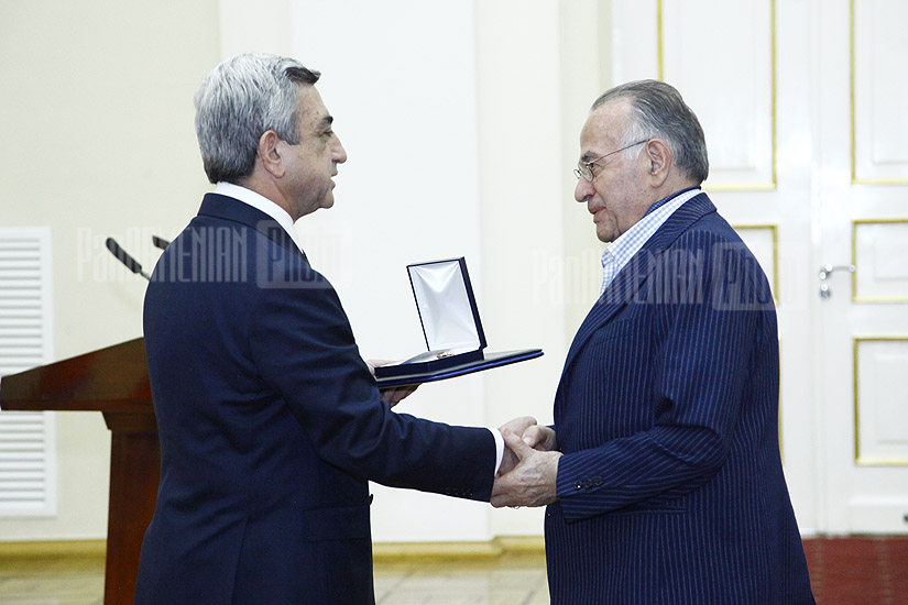 В резиденции президента РА состоялась церемония награждения в связи с Днем первой Республики