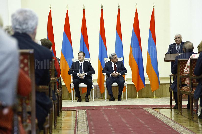 Деятели науки, культуры и искусства награждены премией президента Армении
