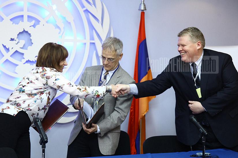 UNDP and USAID's Small Scale Infrastructure Program implemented by CHF International's Armenian office, sign a memorandum
